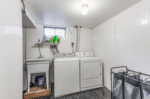 129 Crystal Brook Hollow Rd, Mount Sinai NY  11766-2102 exterior