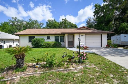 5905 Pine Cir, Crystal River, FL 34429-8785