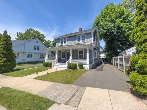 30 Dixon St, Bridgeport, CT 06604-1801