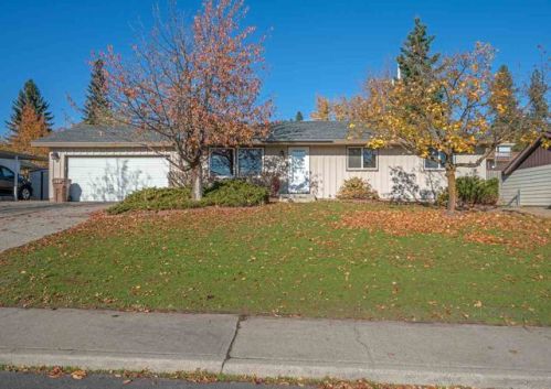 2226 Holyoke Ave, Spokane, WA 99208-4432