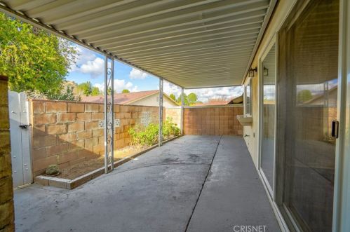 26817 Oak Branch Cir, Santa Clarita CA  91321-1455 exterior
