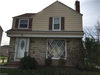 3852 Grosvenor Rd, Cleveland OH  44118-2314 exterior