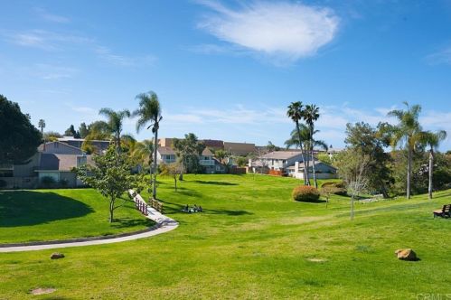 409 Requeza St, Encinitas CA  92024-3718 exterior