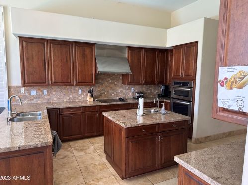 8396 Sunnyside Dr, Scottsdale, AZ 85260-5663