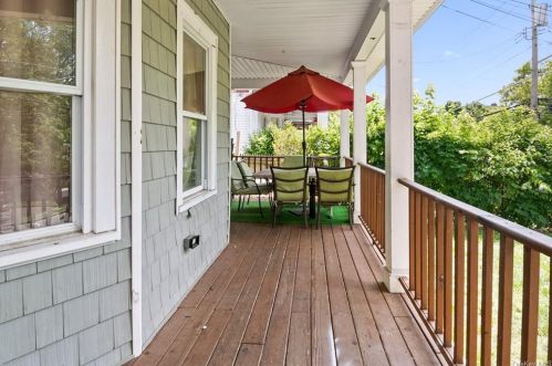 84 Waller Ave, White Plains, NY 10605-1464
