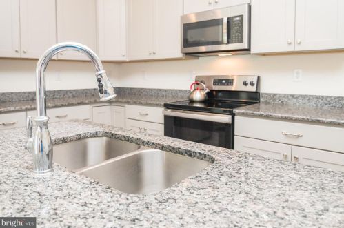 215 Tea Party Trl, Dover DE  19901-8881 exterior