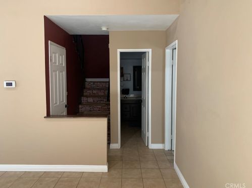 16705 Minter Ct, Santa Clarita CA  91387-3275 exterior