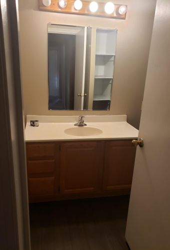 18 Brk St, Derry NH  03038-2603 exterior