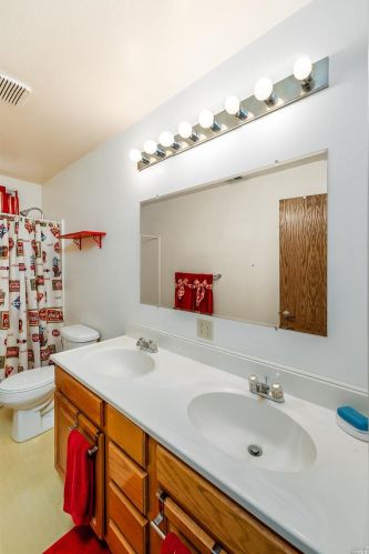 359 Laurel St, Willits CA  95490-3703 exterior