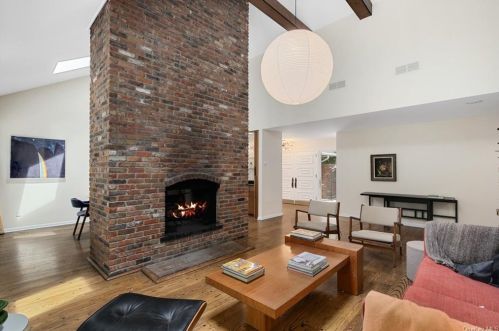 164 Westchester Ave, Scotts Corners NY  10576-1705 exterior