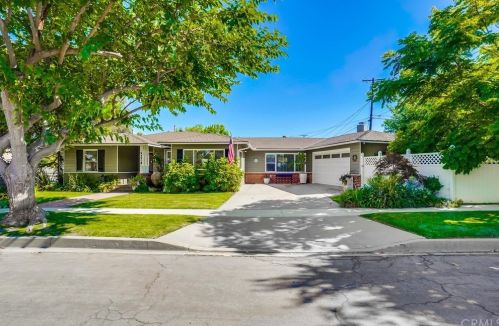 5278 Mezzanine Way, Long Beach, CA 90808-3450