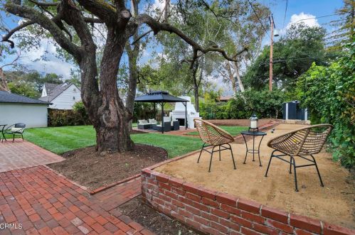 2077 Grand Oaks Ave, Altadena CA  91001-3530 exterior