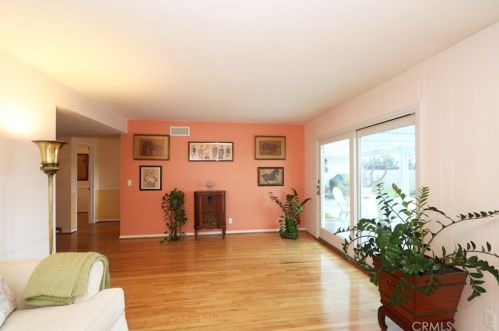 1032 Chestnut Ave, Orange CA 92867-3832 exterior