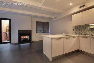 254 6th St, Brooklyn, NY 11211-3323