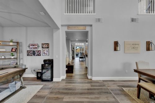 585 Topeka Ln, Vacaville CA 95687-4353 exterior