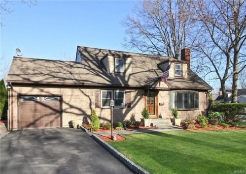 2 End Pl, Scarsdale, NY 10583-6114
