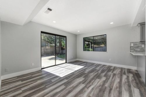 9262 Mapleview Way, Elk Grove CA  95758-5007 exterior