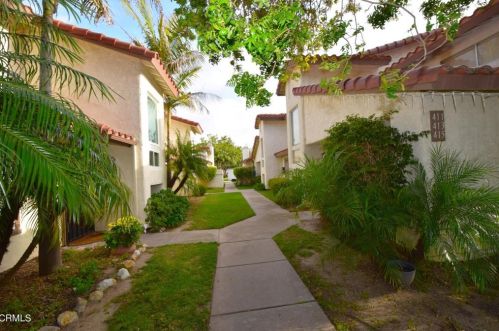 413 Percy St, Oxnard CA  93033-7155 exterior