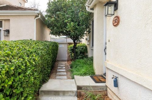 27875 Skycrest Cir, Santa Clarita, CA