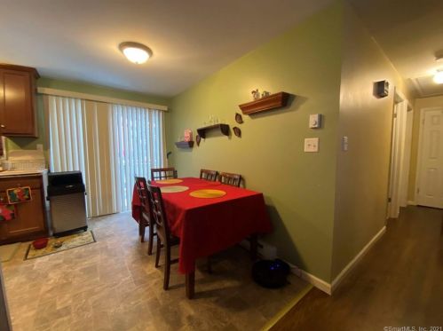 304 East Rd, Bristol CT  06010-6838 exterior