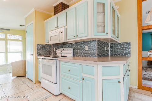 817 Oriole Cir, Sebastian FL  32976-7520 exterior