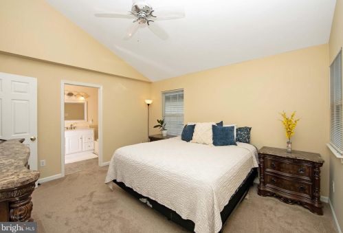 106 Alexander Rd, Beverly NJ  08010-3112 exterior