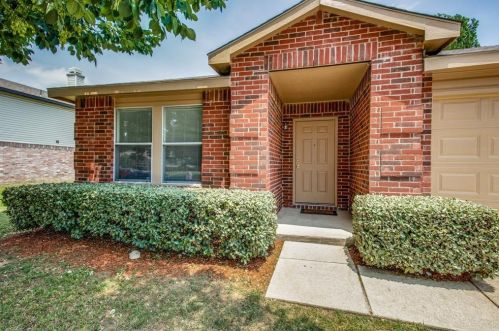 8117 Montecito Dr, Denton, TX 76210-3845