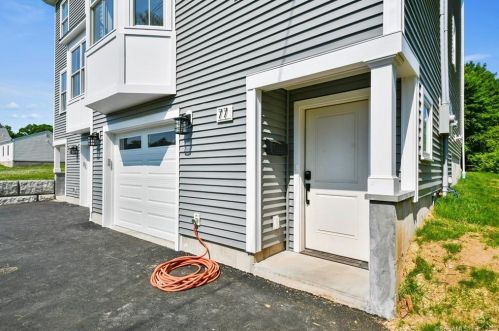 77 Broad Pl, Bristol, CT 06010-7014