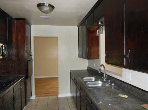 1703 Windlea Dr, Euless TX  76040-4016 exterior