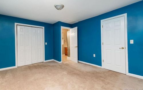 37 Candle Hill Rd, Danbury CT  06812-2409 exterior