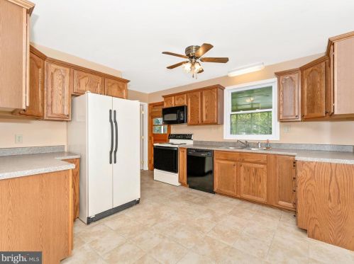 524 Brooke St, Charles Town WV  25414-1106 exterior