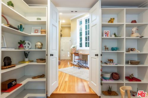 1125 Old Topanga Canyon Rd, Topanga CA  90290-3825 exterior