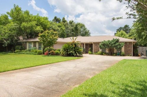 177 Country Club Rd, Shalimar, FL 32579-1636