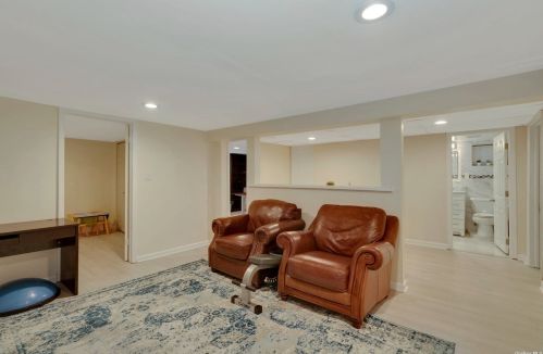 1147 Bellmore Rd, North Bellmore NY  11710-3701 exterior