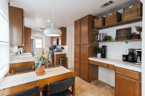 609 31st St, Long Beach CA  90806-1330 exterior