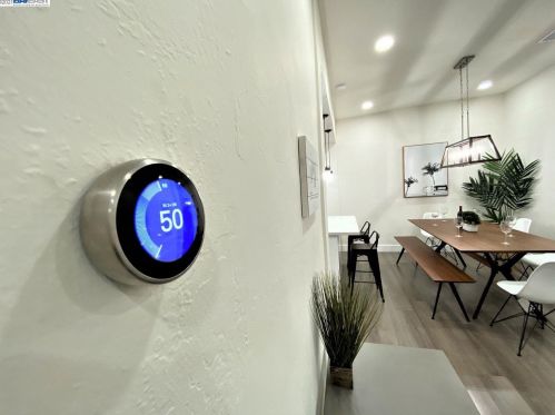 836 47th St, Oakland CA  94608-3202 exterior