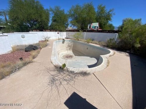 7611 42nd St, Tucson, AZ 85730-1807