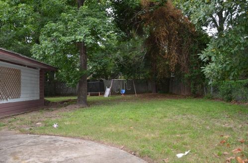 151 Greenleaf Ln, Conroe TX  77304-2523 exterior