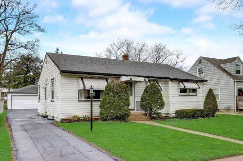 4003 52, Milwaukee WI 53220-2608 exterior