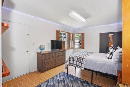 5422 Redding Rd, San Diego CA  92115-1133 exterior