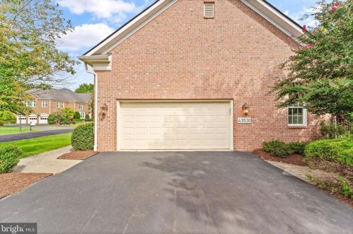 43530 Butler Pl, Leesburg VA 20176-7428 exterior