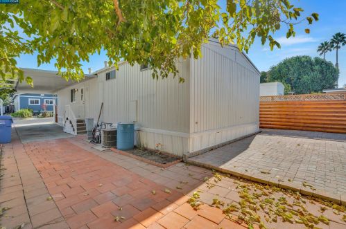 616 Bounty Dr, West Pittsburg CA  94565-2962 exterior