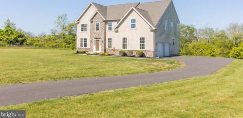 70 Alexandrea Cir, Harleysville, PA 19438-2715