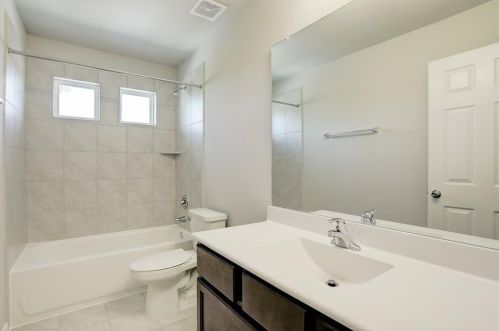 524 6th St, Morgans Point, TX 77571-4910