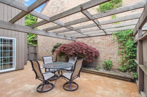 16 Sheffield Ct, East Brunswick NJ  08816-5660 exterior