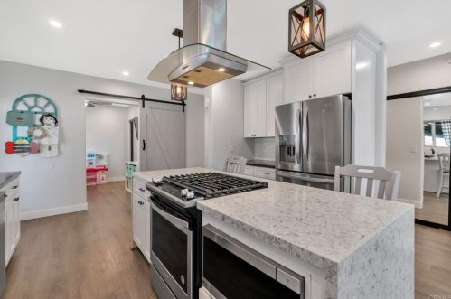 9607 Marilla Dr, Lakeside CA 92040-2806 exterior