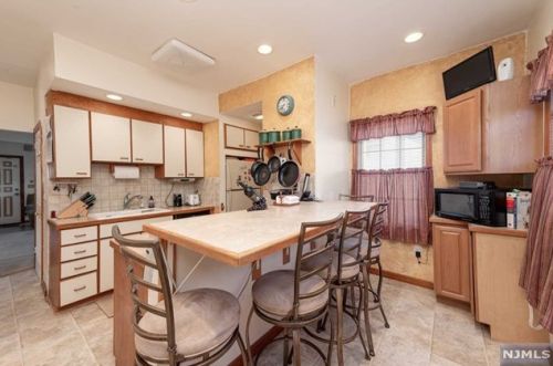 131 Schley St, Outwater NJ  07026-2337 exterior