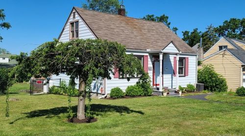 4 5th St, Danbury CT  06810-5704 exterior