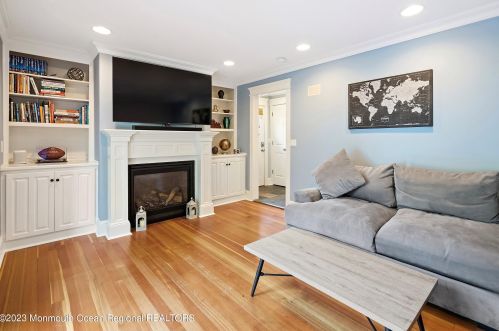 100 Branch Ave, Tinton Falls NJ  07701-2204 exterior