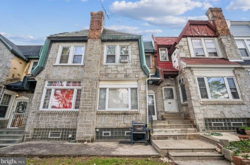 5232 C St, Philadelphia, PA 19120-3622